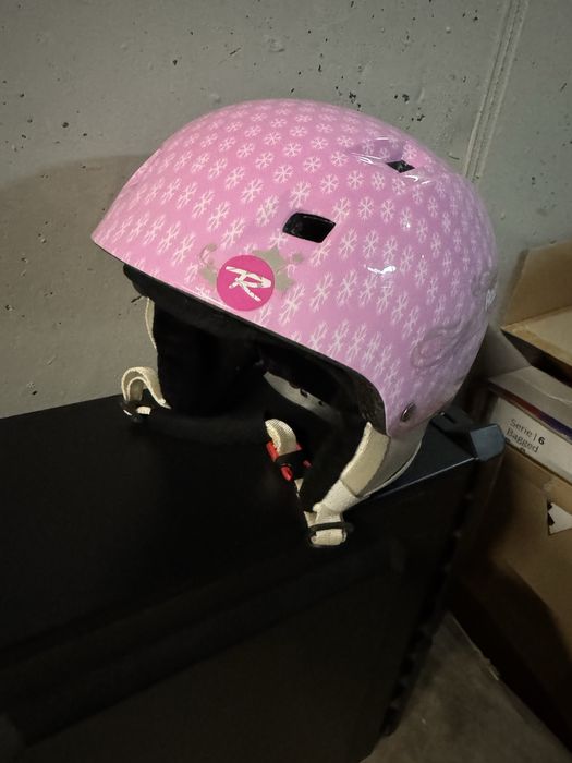 Детска каска за ски и очила