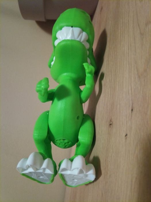 Динозавър със светлини и звуци