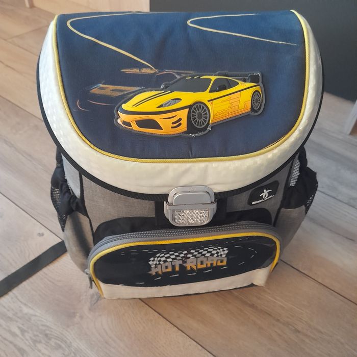 Ученическа раница с капак Belmil