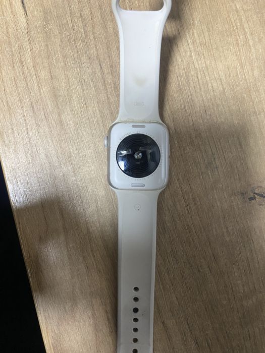 Apple Watch SE (GPS, 2‑го поколения) 44mm