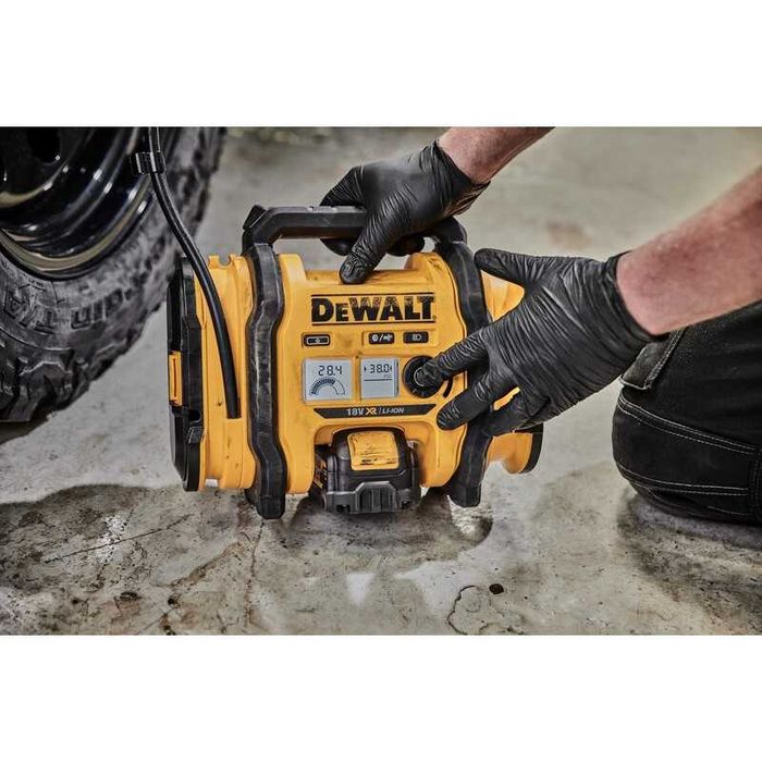 Компресор акумулаторен DEWALT DCC018N, 18V