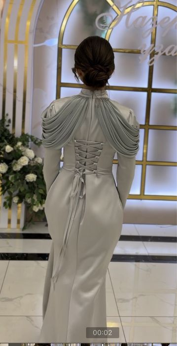 Платье вечернее в идеальном состоянии