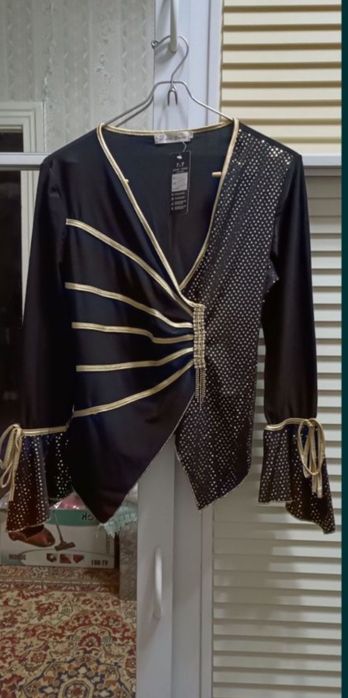 Кофты, водолазки, джемпера, батник очень красивые