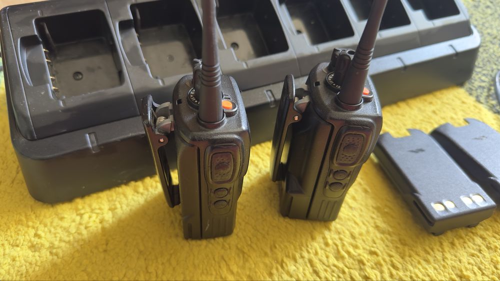 Set statii emisie UHF Vertex VX351 16 canale PMR