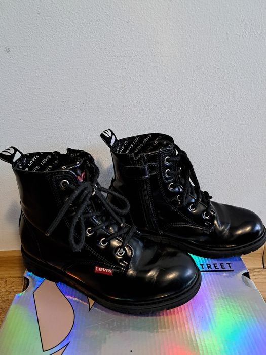 Кецове Skechers 33 номер, Апрески Primigi и боти Levi's 32 номер