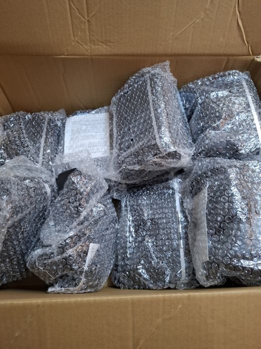 Продавам очила за виртуална реалност