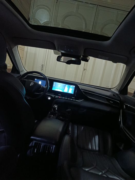 Bestune T55 rangi qora