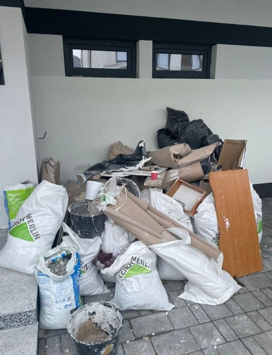 Debarasari apartamente, case,subsoluri,garaje,etc