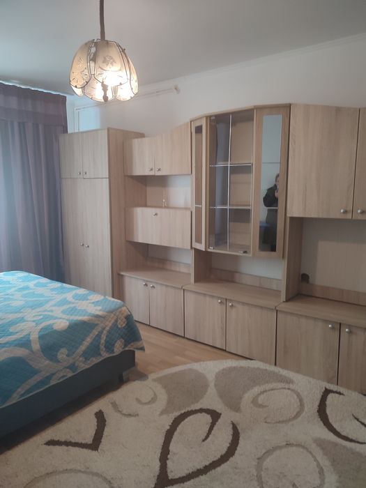 Propietar,închiriez apartament cu o cameră,decomandat in Nicolina 1