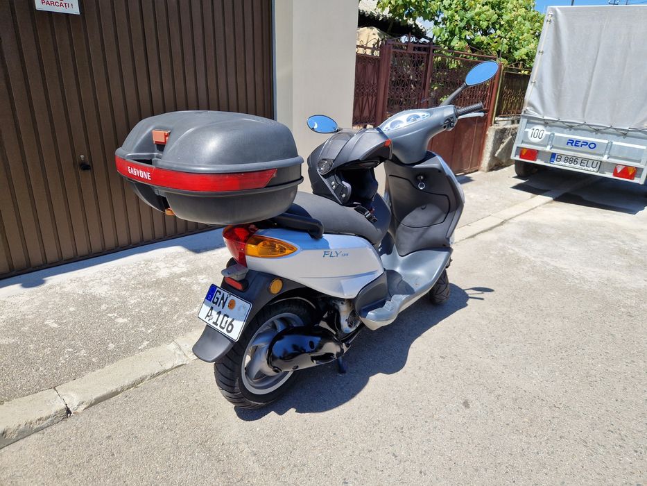 Scuter Piaggio Fly 125