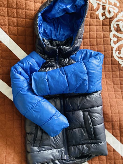 Продам куртку осень весна