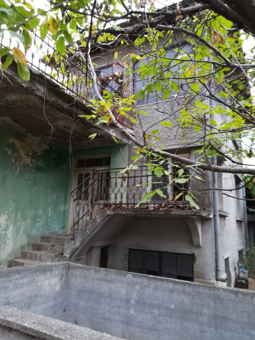 Продава се Къща в Велики Преслав - 140 кв.м за 365 €/кв.м - Снимка #3