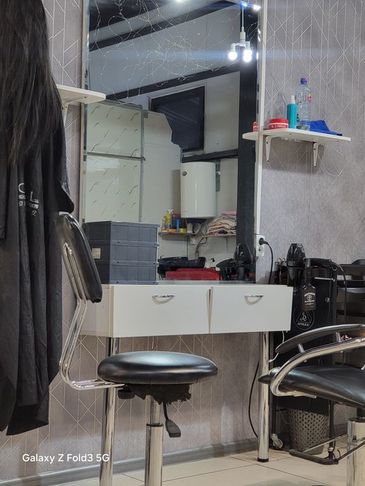 Продам мебель для салона срочно!