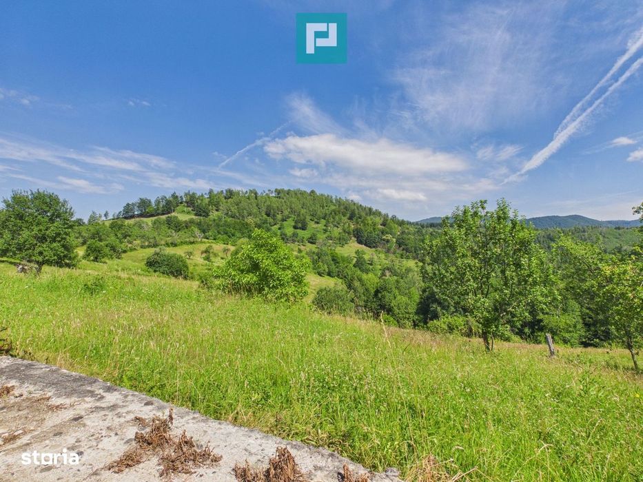 Casă de vacanță cu 2 corpuri si view în Dulcele