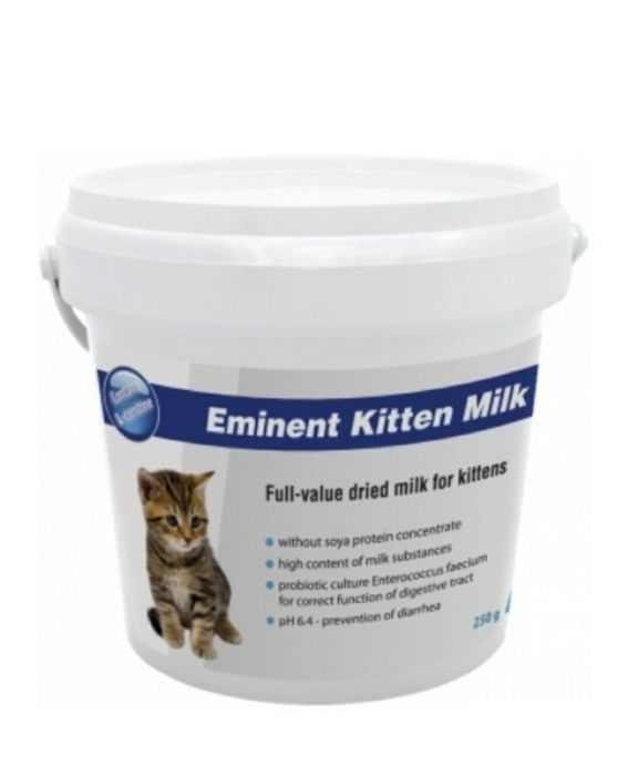 Домик для кошек и корм