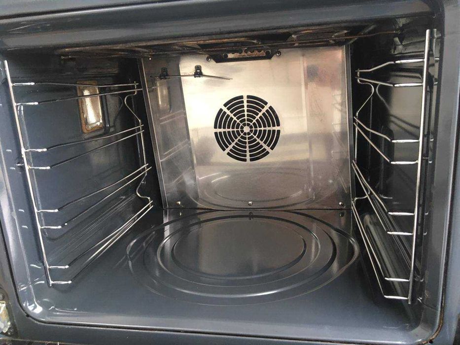 Профессиональная печь Smeg, Италия