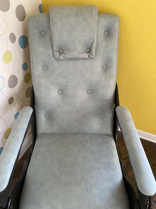 уютное кресло качалка