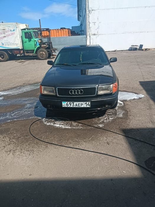 Продам машину ауди 100