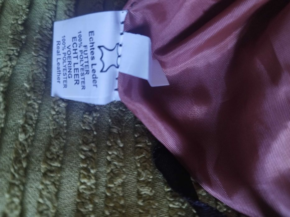 Pantaloni tradiționali bavarezi Lederhosen