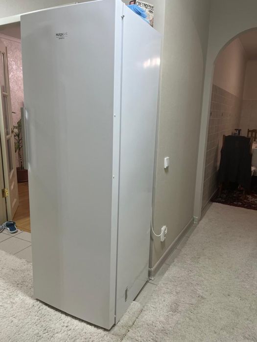 Морозильная камера  Hotpoint Ariston