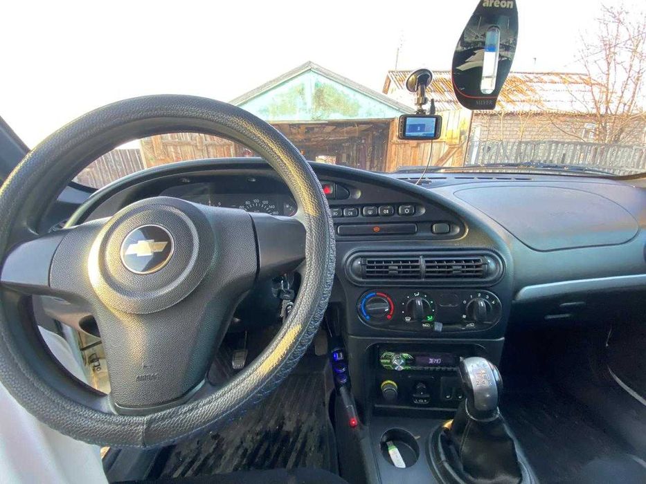 Машина нива шевролет.