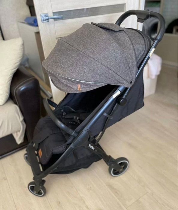 Продаётся легкая, удобная коляска.