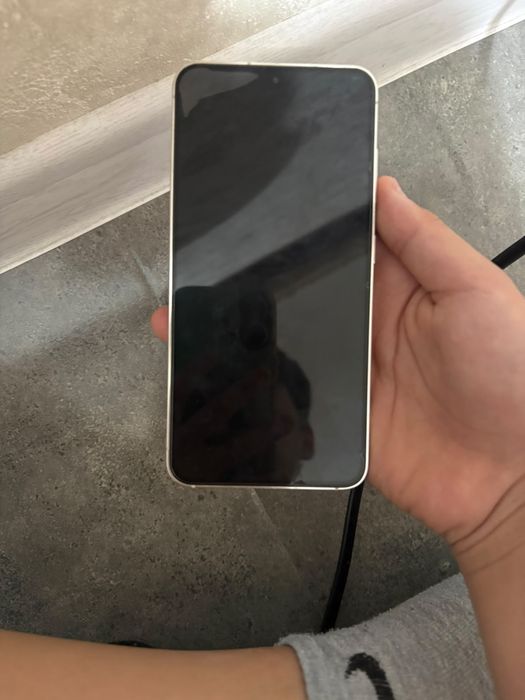 Продаю Samsung s23 в идеале