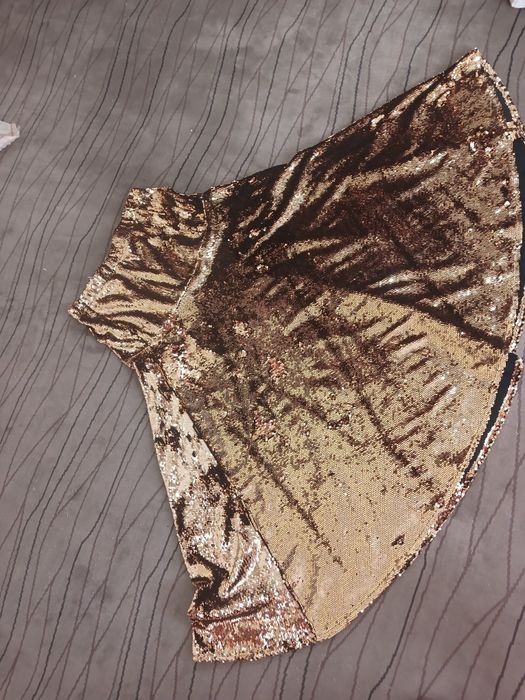 B/u tuy liboslari sotiladi