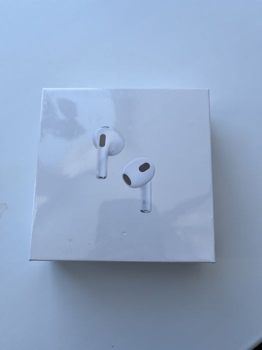 Airpods Luxe.