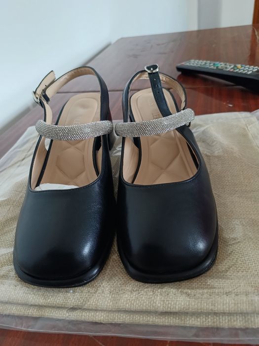 Женская обувь и туфли