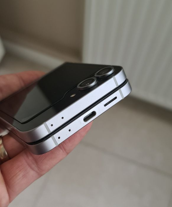 Samsung Galaxy Z Flip 6 5G
