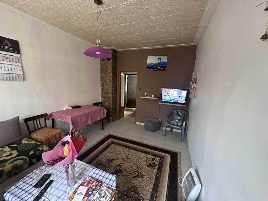 Тристаен апартамент в Kючук Париж