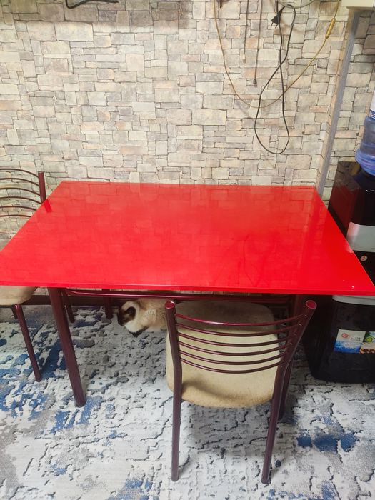 Стол и 6 стульев б/у в отличном состоянии