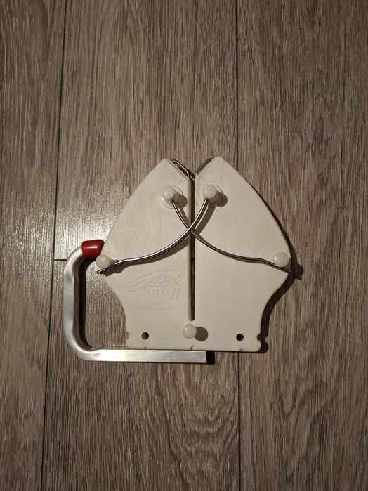 Dispozitiv de ascutit cutite clac(rață)