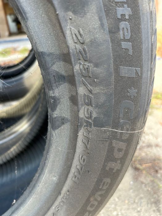 Set 4 Anvelope iarnă Hankook 225/55 R17