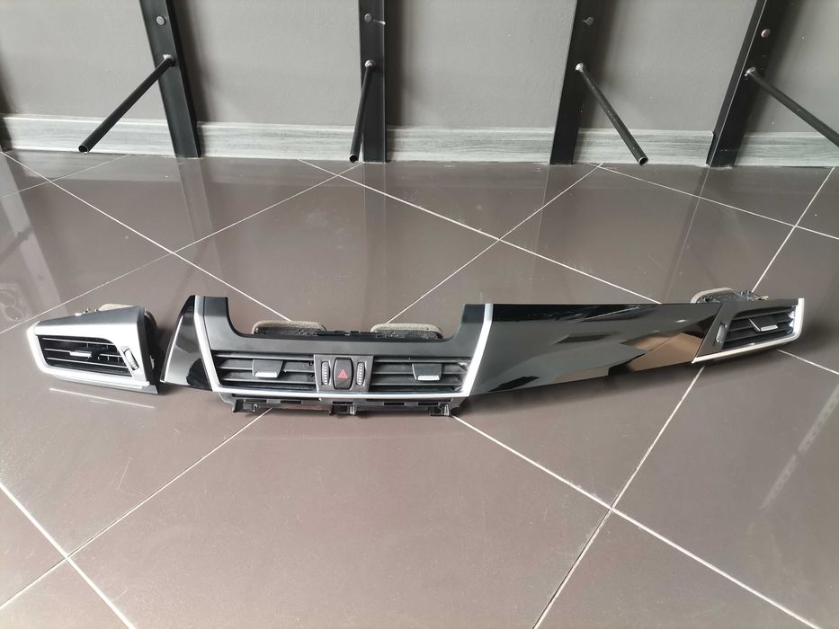 Интериорни Лайсни за Арматурно Табло BMW F45 F46 Пиано Лак Отлични A75