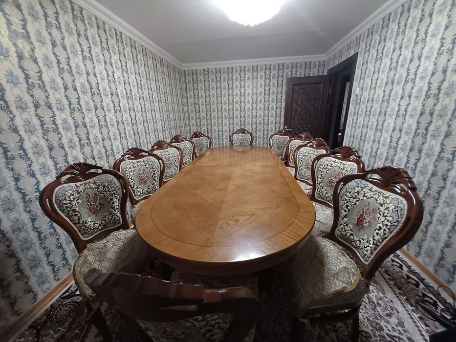 Продам стол и стулья