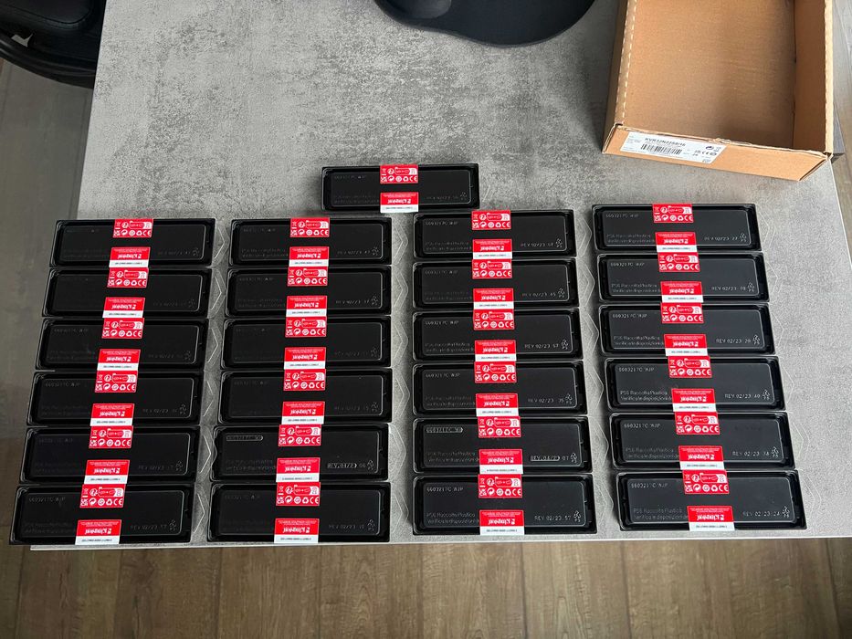 НОВИ, запечатани RAM 16GB 3200MHz DDR4 Kingston KVR32N22S8/16!