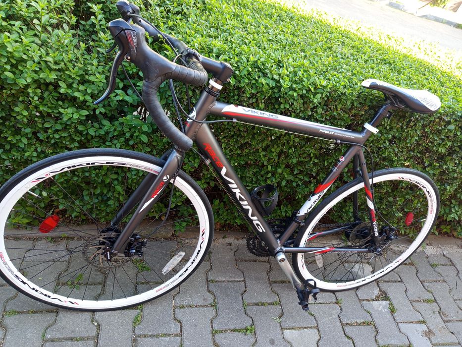 Vand cursiera  cadru de aluminiu.