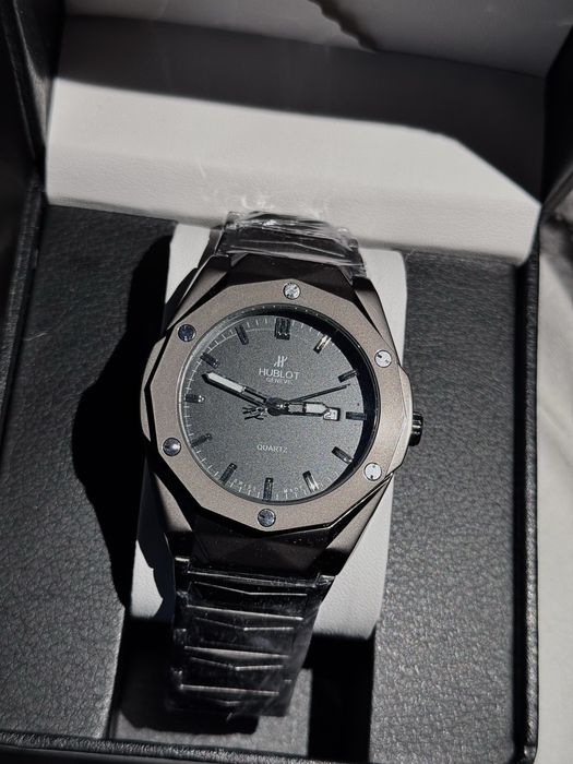 Новые часы HUBLOT