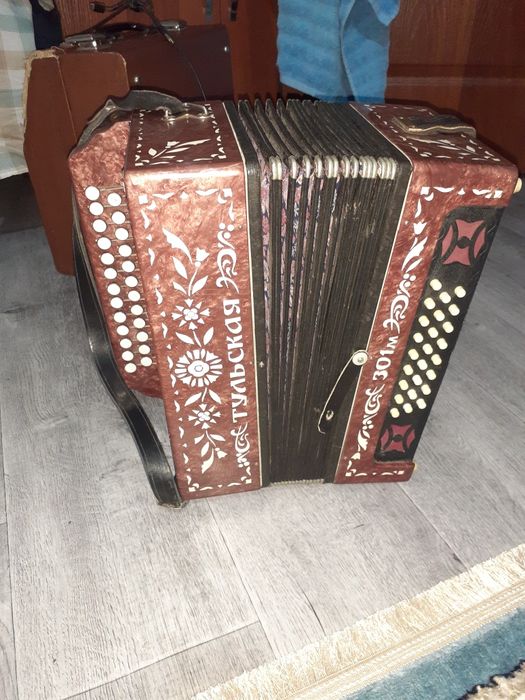 Продам гармонь зпводскую