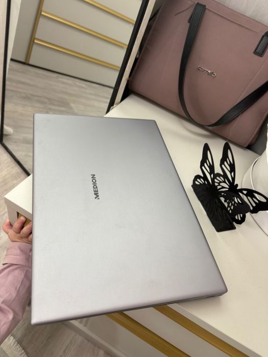 Лаптоп   medion
