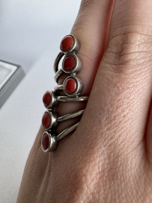 Inel din argint si coral