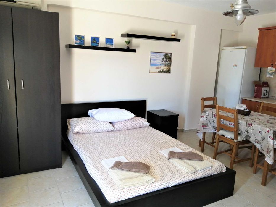 Почивка на море в Гърция - Студио и Апартамент с 2 спални до плажа