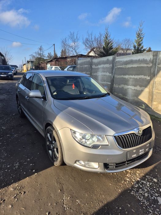 Dezmembram Skoda superb  an2009 2.0 CBBB
