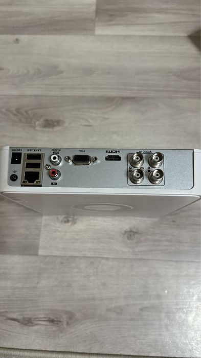 Видеорегистртор hikvision ds-7104hghi-e1
