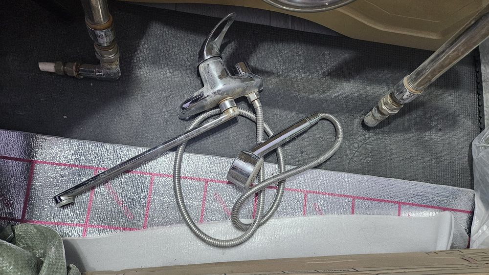 Смеситель для ванны