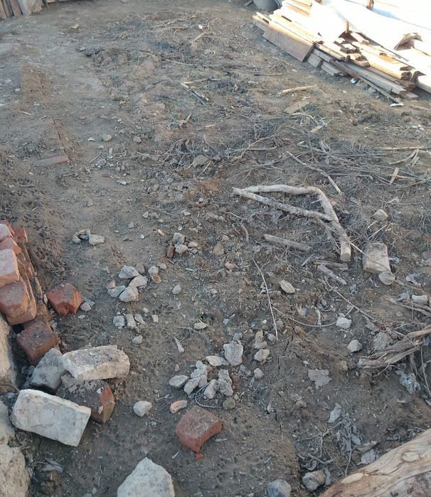 Продам участок в центре.