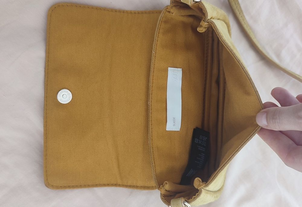 Чанти от естествен велур