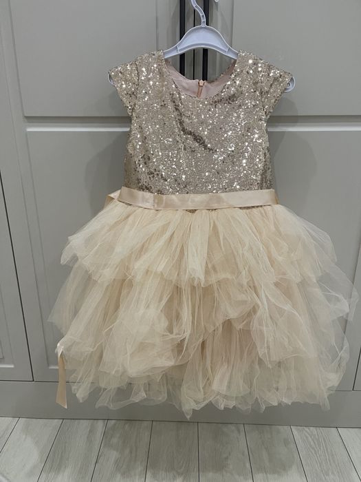 Бальное платье на 4-5 лет